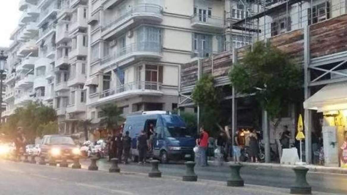 Απίστευτο: Καταληψίας δάγκωσε αστυνομικό στη Θεσσαλονίκη
