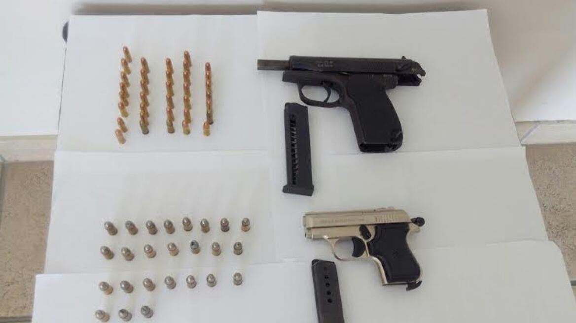 Πιστολέρο με δυο όπλα συνελήφθη στην Πρέβεζα