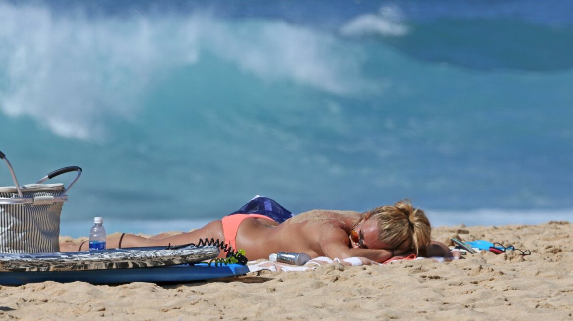 Τόπλες στην Χαβάη η Britney Spears