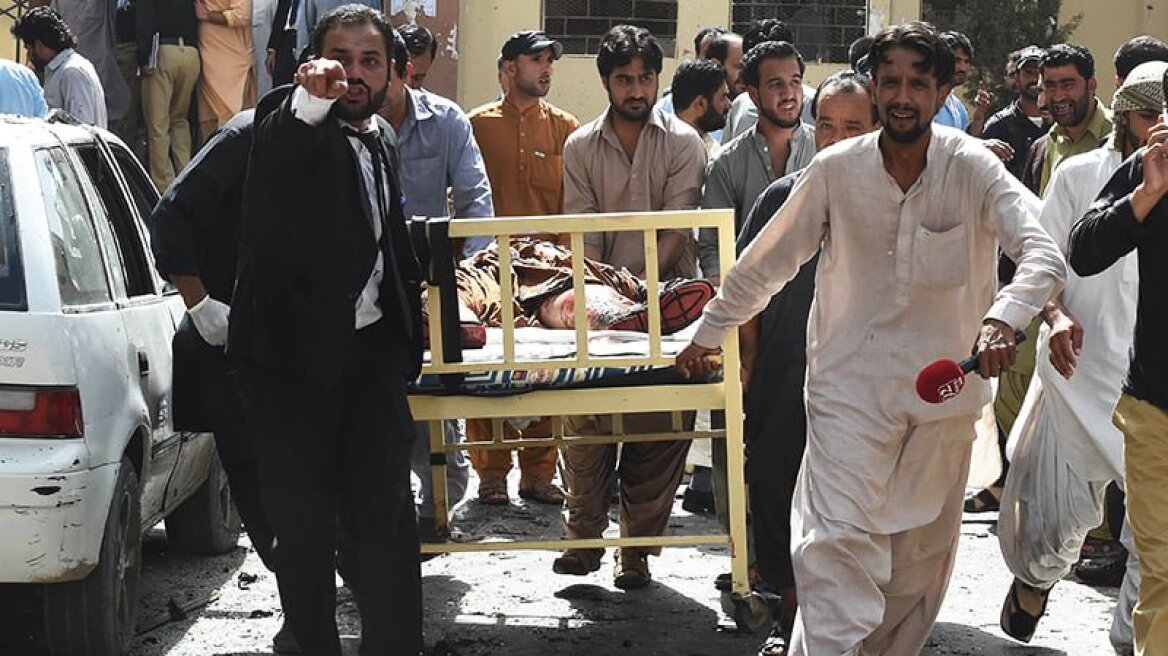 Μακελειό στο Πακιστάν: Τουλάχιστον 70 νεκροί από βομβιστική επίθεση σε νοσοκομείο