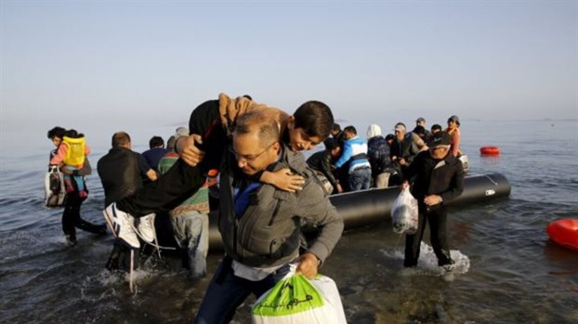 Συναγερμός στα νησιά για τους πρόσφυγες: Αύξηση 76% στις ροές μετά το πραξικόπημα στην Τουρκία