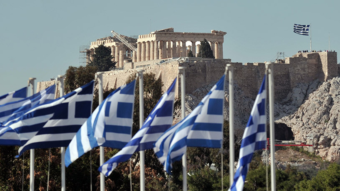 Σε όλη την Ευρωζώνη η Ελλάδα -μόνο- βυθίζεται ακόμα στην ύφεση