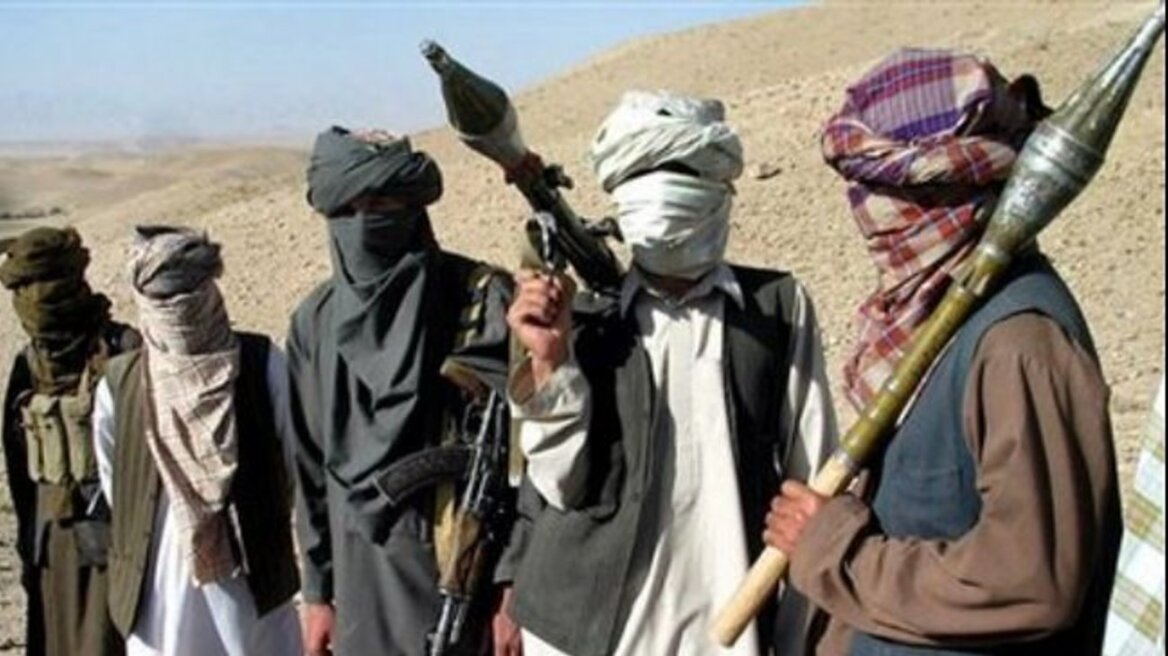 Αφγανιστάν: Οι Ταλιμπάν απελευθέρωσαν πλήρωμα ελικοπτέρου που είχε συντριβεί