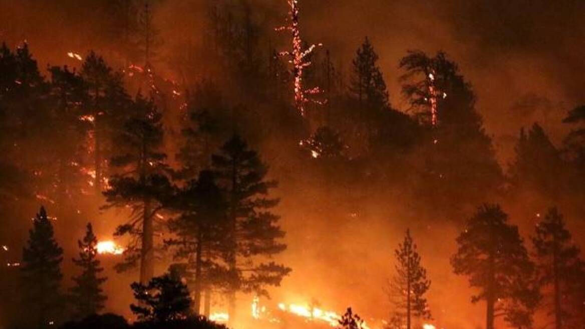 Στις φλόγες η Καλιφόρνια: Έκλεισε ο πύργος του θρυλικού Ράντολφ Χιρστ