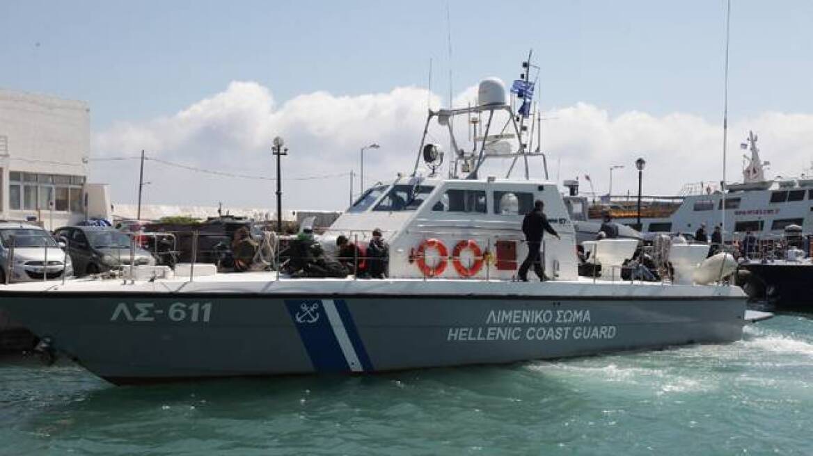 Χίος: Εντοπίστηκε βάρκα με 21 πρόσφυγες