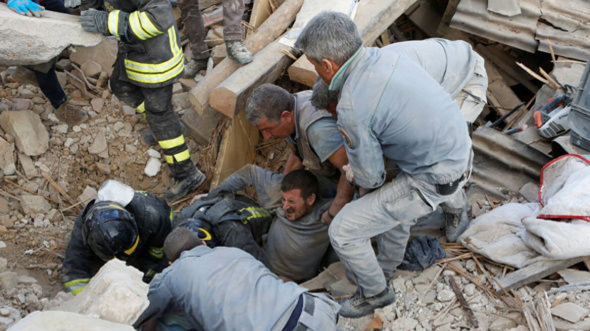Σοκ: Στους 247 οι νεκροί από τον σεισμό στην Ιταλία