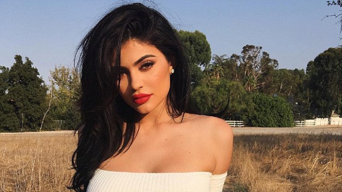 Kylie Jenner: Το μπούστο της ξεσήκωσε αντιδράσεις στα social media 