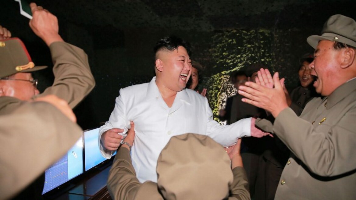 Με... χορούς και πανηγύρια γιόρτασε ο Κιμ Γιονγκ Ουν τη δοκιμή του νέου του πυραύλου