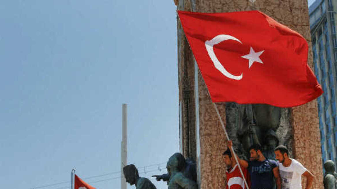 Τουρκία: Συνελήφθησαν τρεις υψηλόβαθμοι διπλωμάτες για συμμετοχή στο πραξικόπημα
