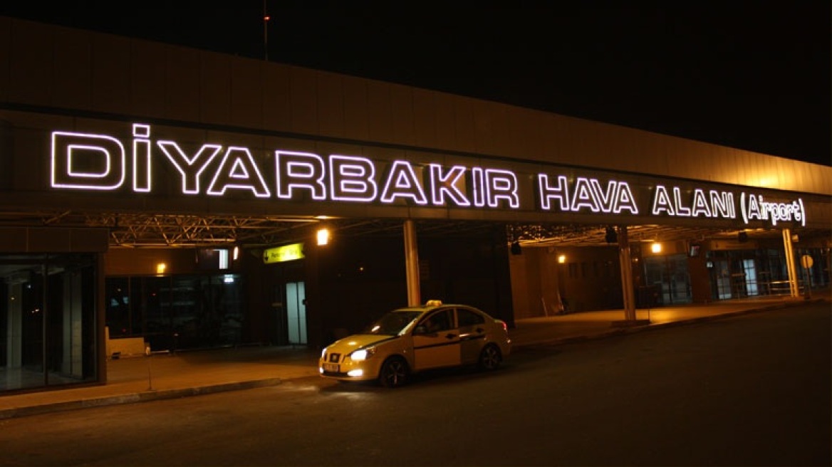 Τουρκία: Επίθεση με ρουκέτες στο αεροδρόμιο του Ντιγιαρμπακίρ