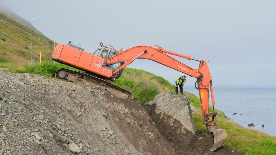 Ισλανδία: Εταιρία δημοσίων έργων ξέθαψε βράχο για να ηρεμήσει... νευριασμένα ξωτικά!