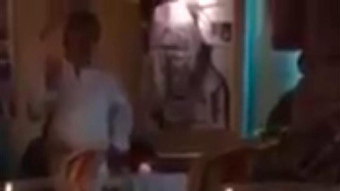 French restaurant owner refuses to serve hijab-clad Muslim women (video)