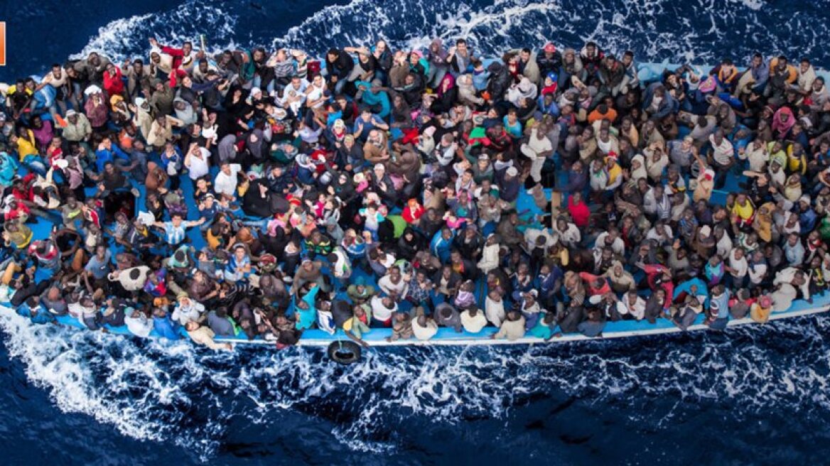 Die Welt: Ένας στους 85 πρόσφυγες χάνει τη ζωή του κατά τον διάπλου της Μεσογείου 