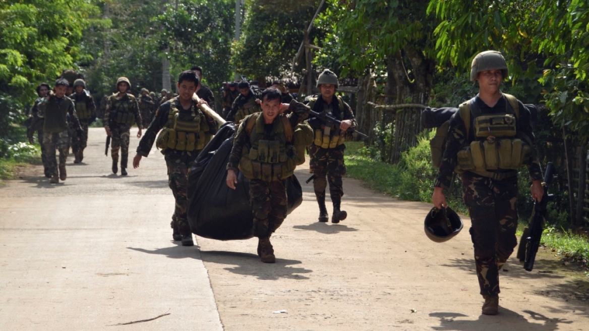 Φιλιππίνες: Νεκροί 12 στρατιωτικοί σε συγκρούσεις με παρακλάδι του Ισλαμικού Κράτους