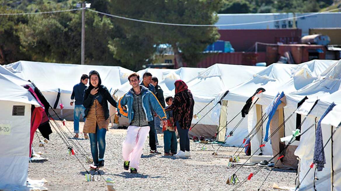 Πάνω από 5.000 αιτήσεις για 850 θέσεις εργασίας στα κέντρα φιλοξενίας προσφύγων