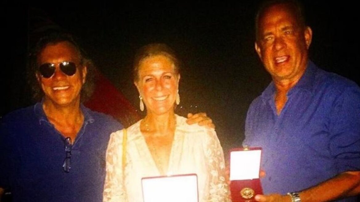 Ilias Psinakis honours Tom Hanks and Rita Wilson (photo)