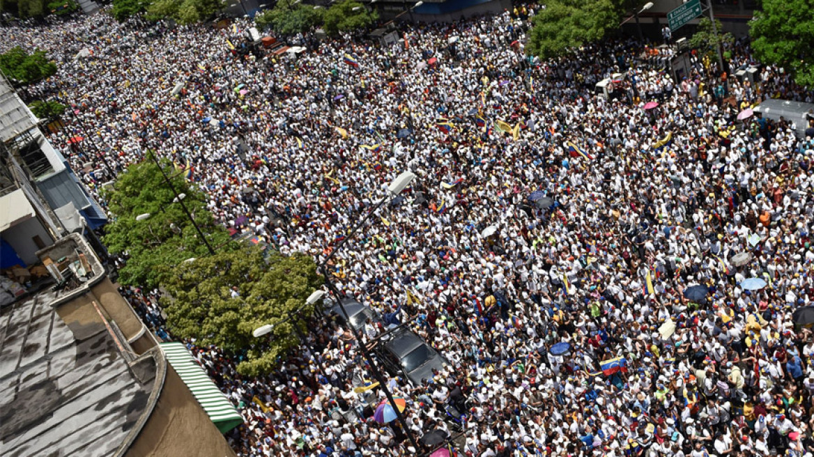Λαοθάλασσα στη Βενεζουέλα: Ένα εκατ. άνθρωποι κατά Μαδούρο