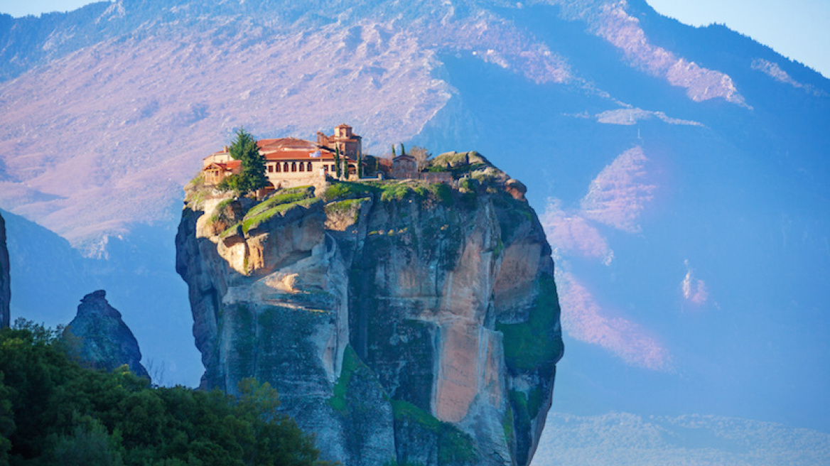 Touropia: Αυτά είναι τα 10 καλύτερα τουριστικά αξιοθέατα στην Ελλάδα