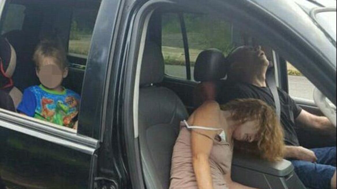 Φωτογραφίες-σοκ: Οδηγούσαν υπό την επήρεια ηρωίνης με τον τετράχρονο γιο τους στο αμάξι