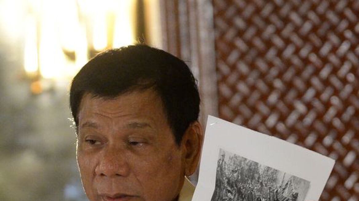 Φιλιππίνες: Ο Ντουτέρτε θέλει να διώξει τους Αμερικανούς στρατιώτες