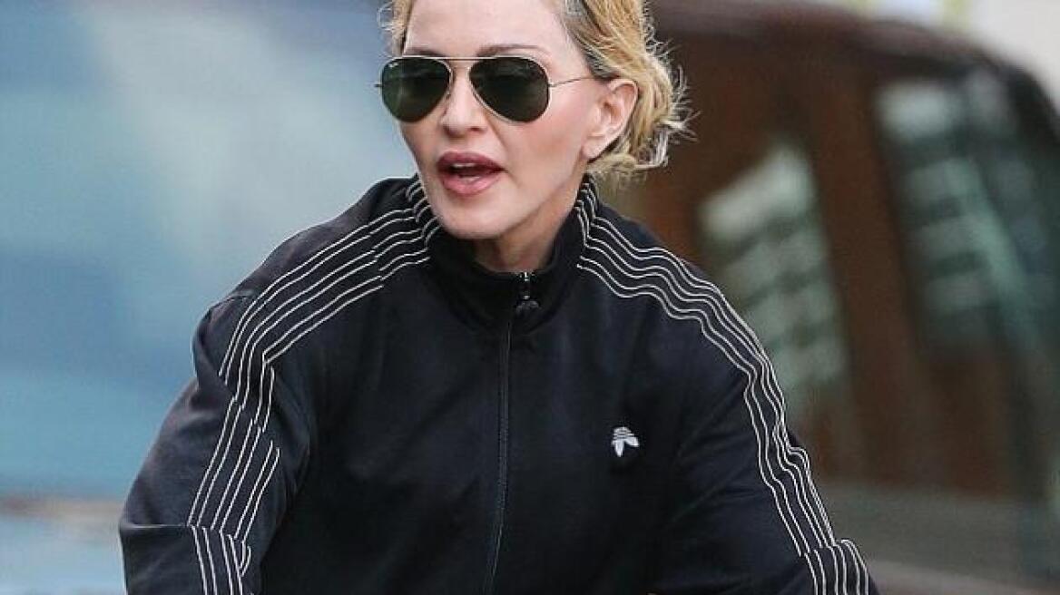 Madonna: Ποδηλατάδα με αποκαλυπτικό... ατύχημα 