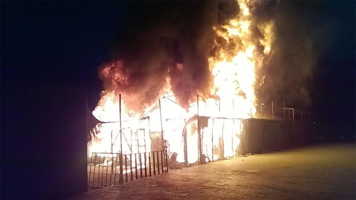 Εκτός ελέγχου η κατάσταση στη Λέσβο: Στις φλόγες το hot spot στη Μόρια 
