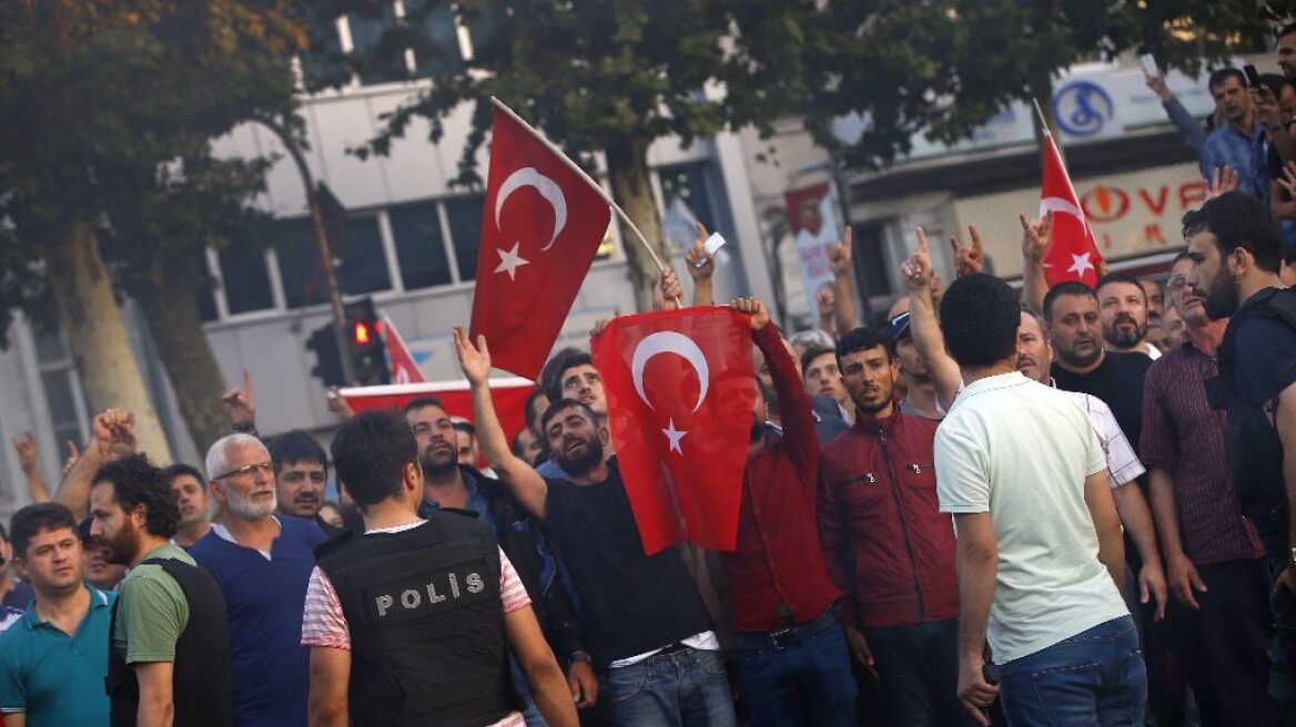 Τουρκία: 58.000 εκπαιδευτικοί απολύθηκαν λόγω δεσμών με τον Γκιουλέν 