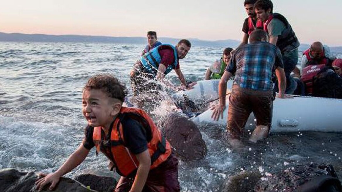 Πάνω από 300.000 πρόσφυγες διέσχισαν τη Μεσόγειο το 2016 	