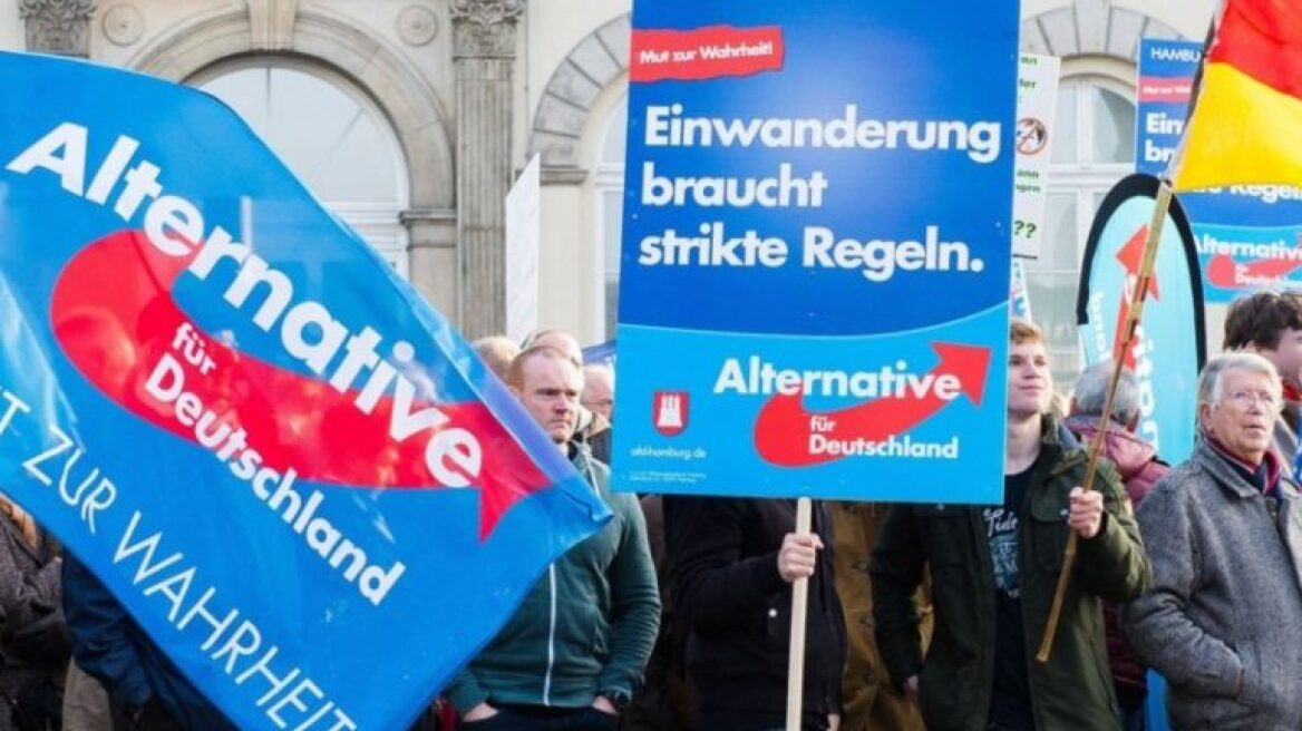 Spiegel: Στο 16%, ποσοστό ρεκόρ, το ξενοφοβικό κόμμα AfD