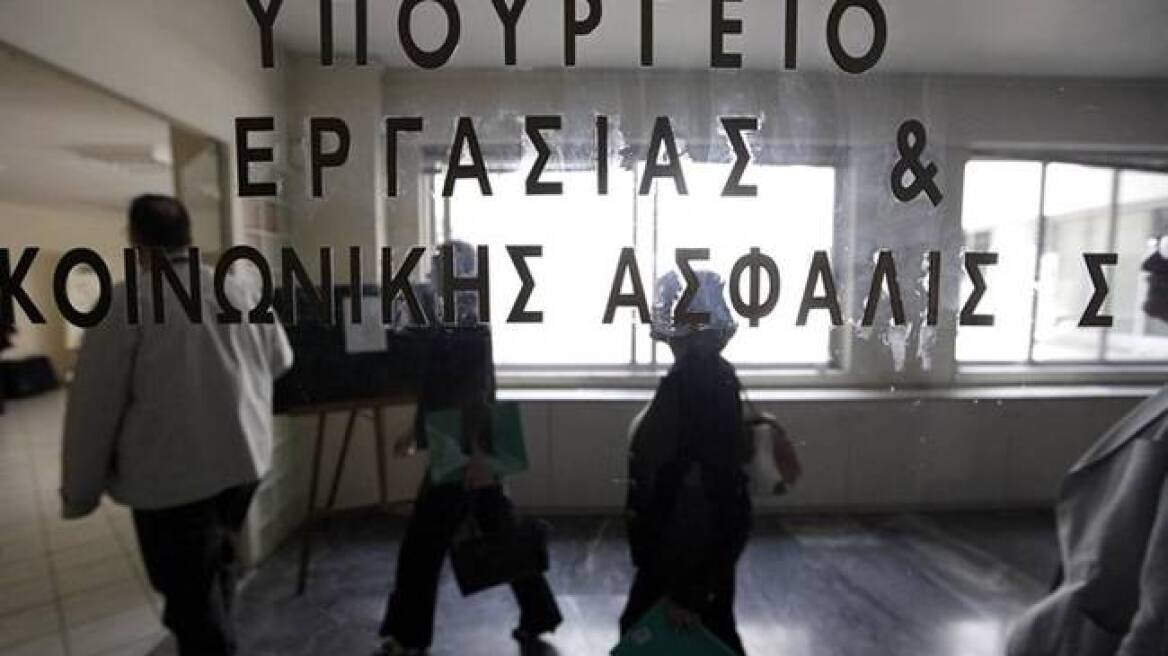 Απολογισμός-σοκ: Νon stop το «κούρεμα» του κατώτατου μισθού στην Ελλάδα 
