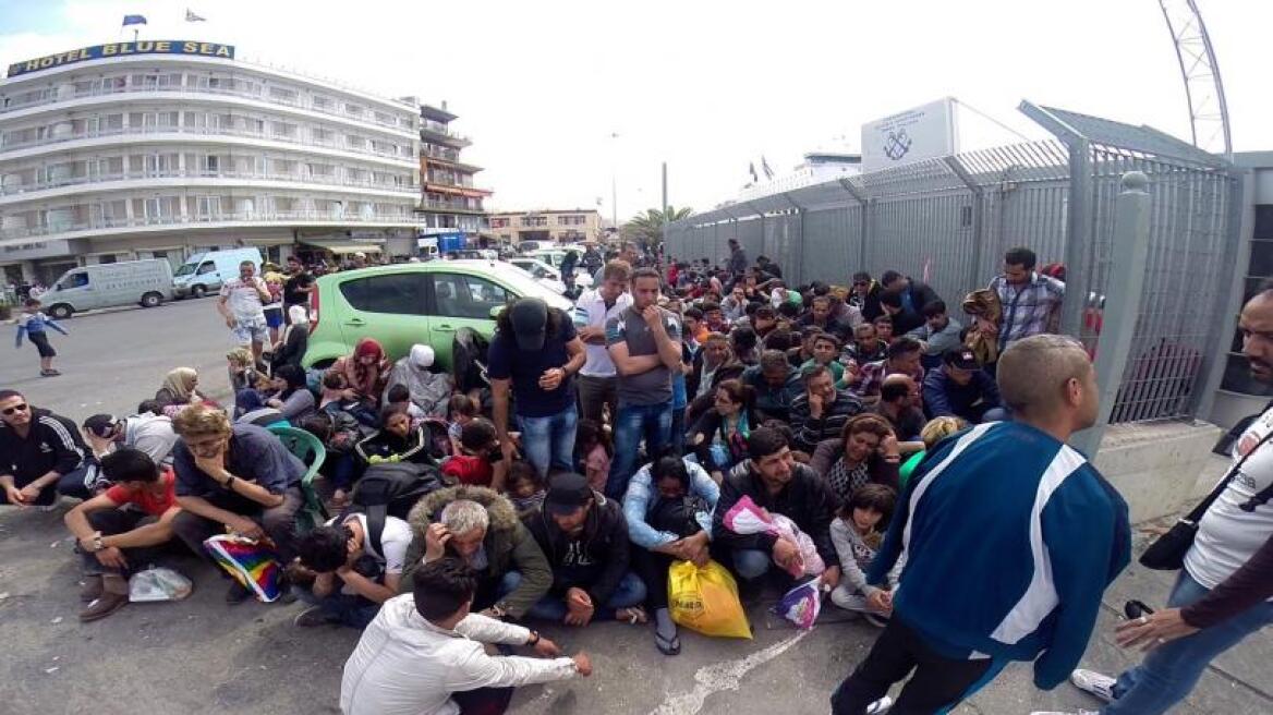 Die Welt:  Γερμανία και ΕΕ ωθούν την Ελλάδα σε απελπιστική κατάσταση στο προσφυγικό