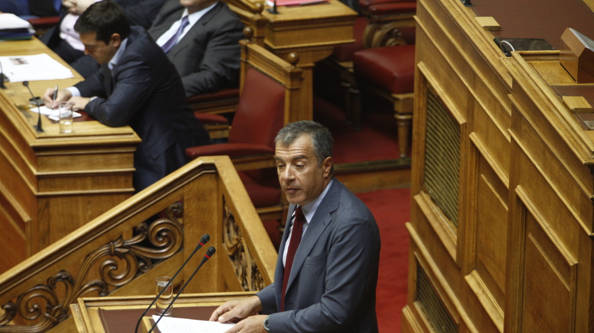 Γιατί ο Σταύρος Θεοδωράκης φόρεσε σήμερα γραβάτα στη Βουλή 