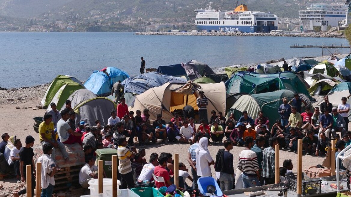 Εγκλωβίζονται 14.000 μετανάστες στα νησιά... κι έρχονται και άλλοι 