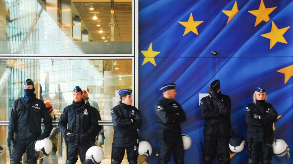 Να συνεχιστεί η συνεργασία με την Europol και μετά το Brexit, ζητά η βρετανική αστυνομία