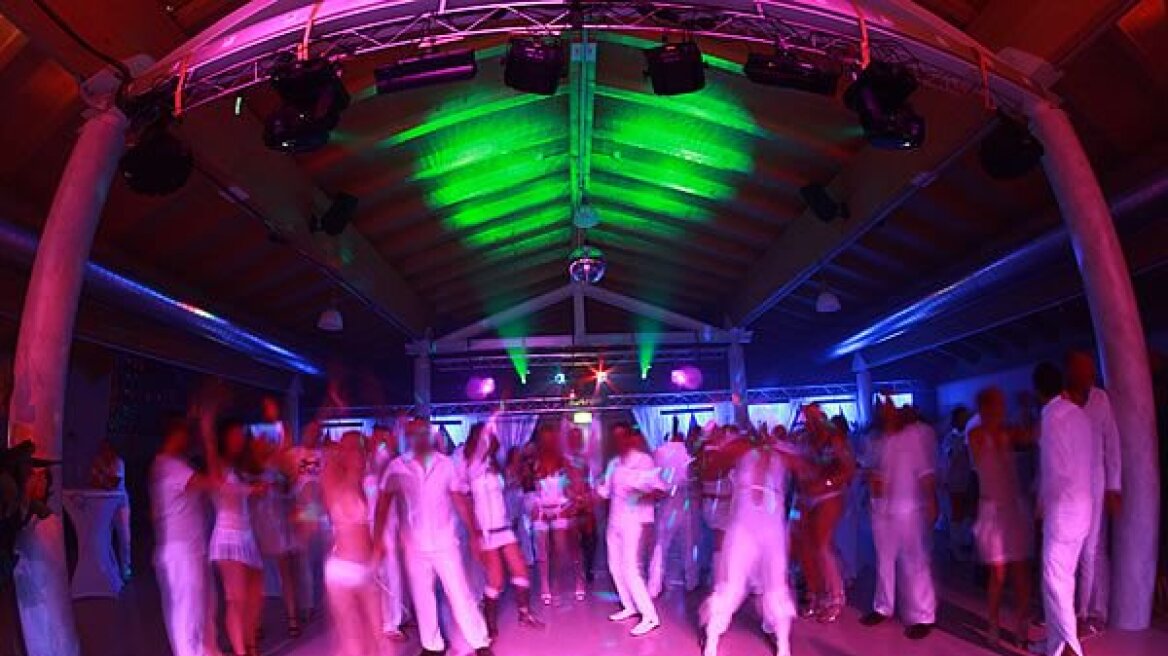 Swingers ξανά στην Κρήτη: Μεγάλο πάρτι ανταλλαγής συντρόφων από ολλανδικό πρακτορείο