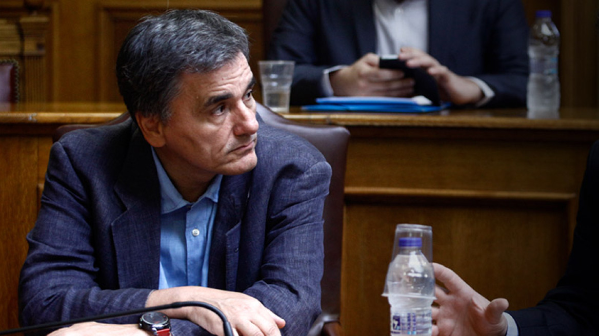 Τσακαλώτος: Να συζητήσουμε αν η Ελλάδα μπορεί να επιζήσει σε τέτοια Ευρωζώνη