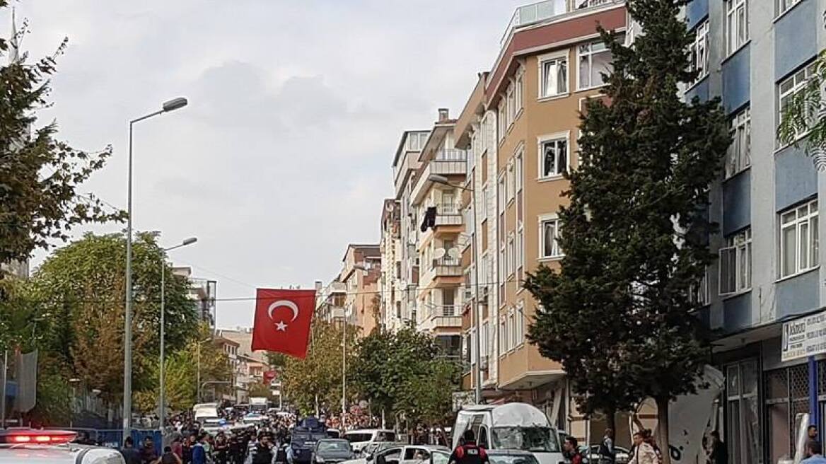 Τουρκία: Τουλάχιστον πέντε τραυματίες έπειτα από έκρηξη σε αστυνομικό τμήμα στην Κωνσταντινούπολη 