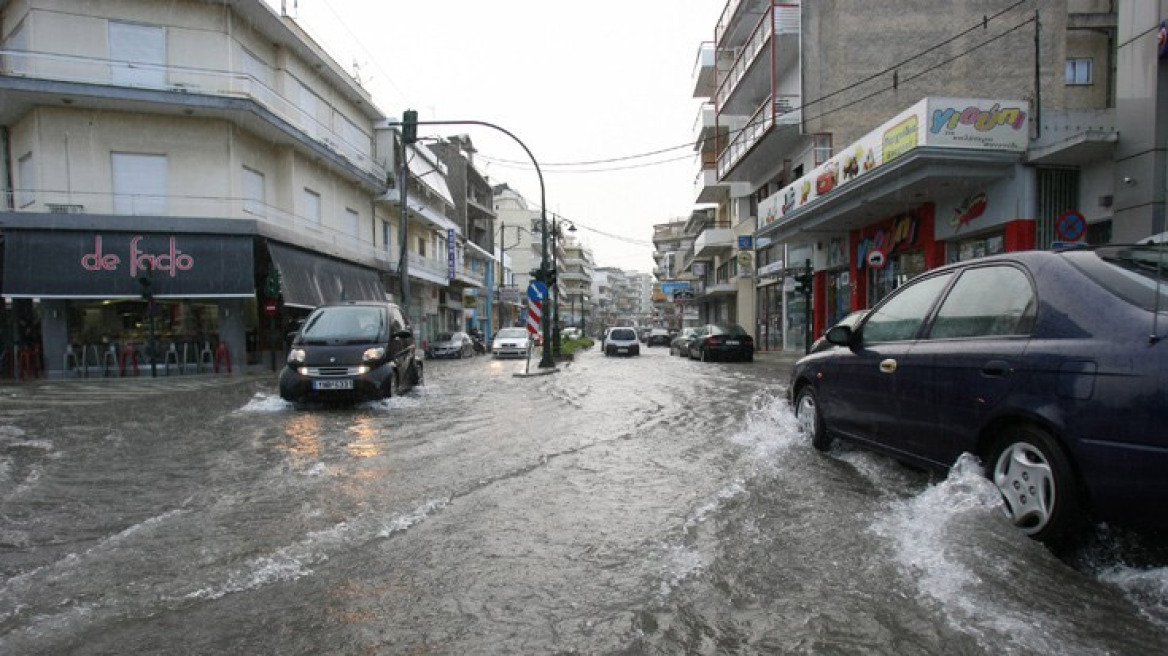 Σαρώνει η κακοκαιρία - Μεγάλες ζημιές σε Κέρκυρα, Ζάκυνθο και Ηλεία