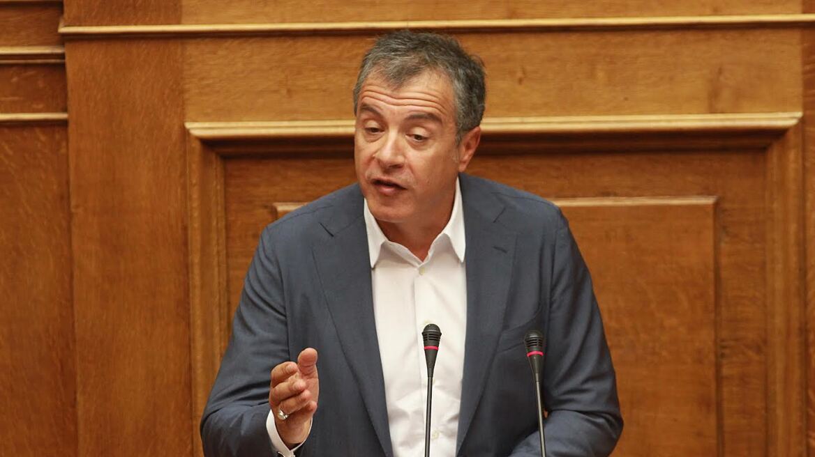 Θεοδωράκης: Τα τρολ του ΣΥΡΙΖΑ είναι διορισμένα στην κυβέρνηση