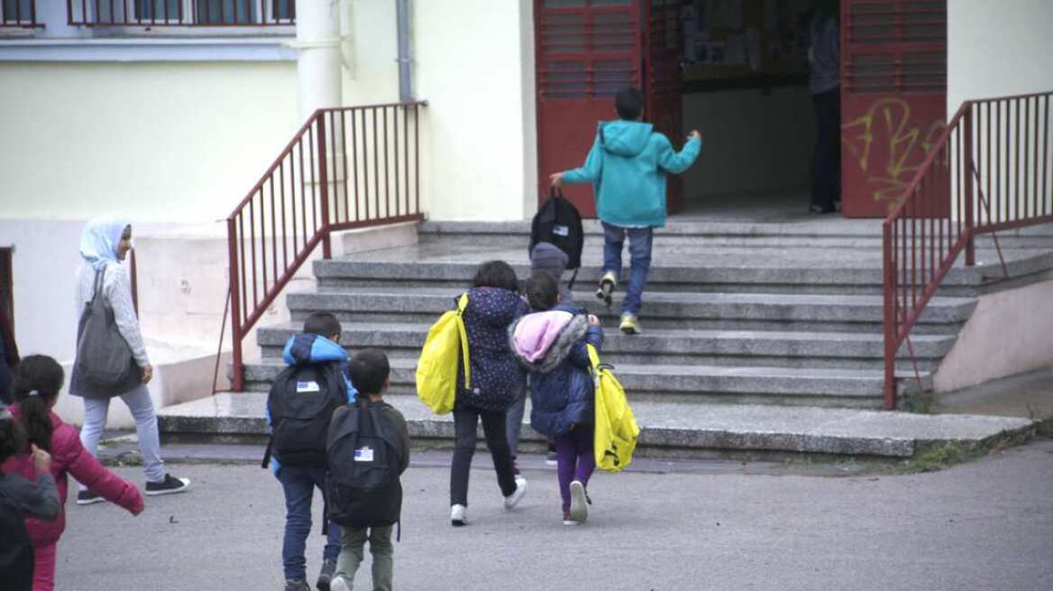 Εισαγγελέας για την αποχή των μαθητών από σχολείο της Βόλβης λόγω των προσφυγόπουλων