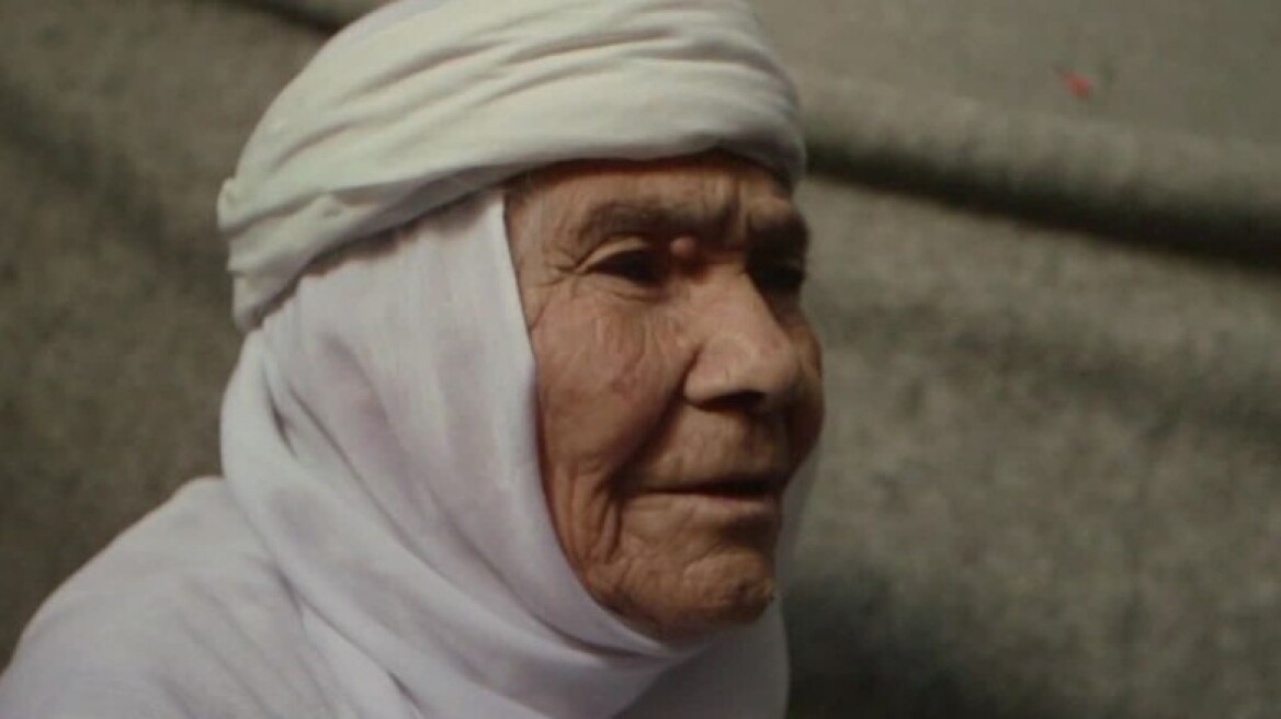 Βίντεο: Η 115χρονη Σύρια πρόσφυγας στη Μόρια και η απίστευτη ιστορία της