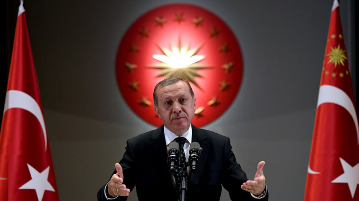 Ο Ερντογάν απαγόρευσε τις δημόσιες συγκεντρώσεις με πρόφαση την τρομοκρατία