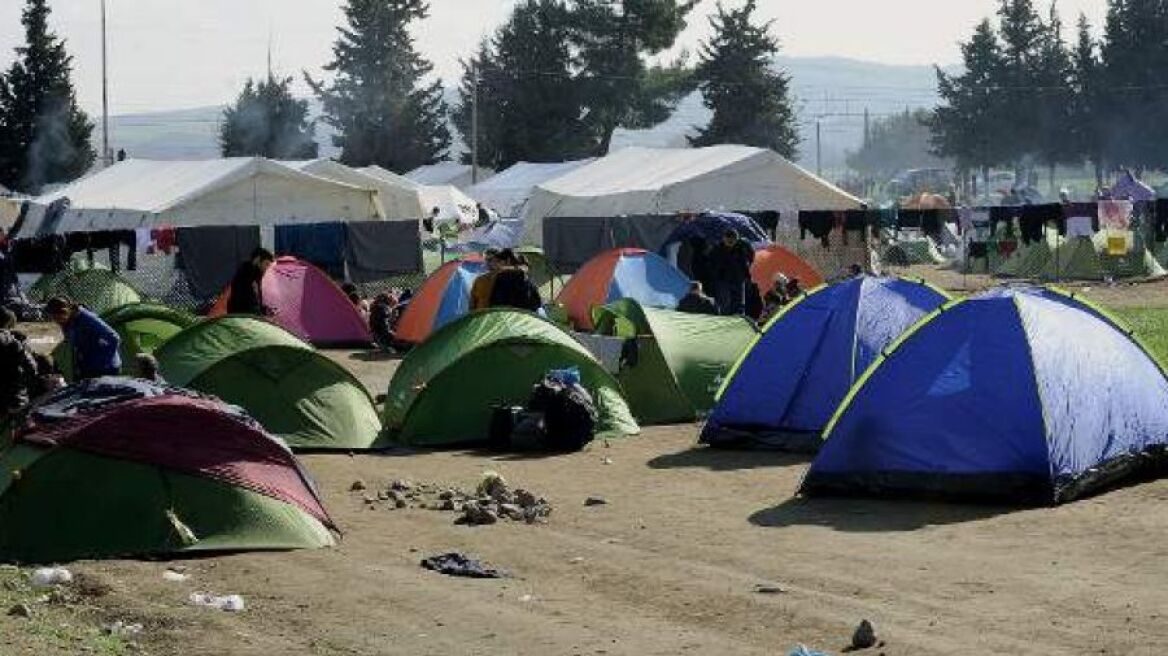 Διεθνής Αμνηστία: Οι συνθήκες διαβίωσης των προσφύγων στην Ελλάδα παραμένουν σκόπιμα άσχημες