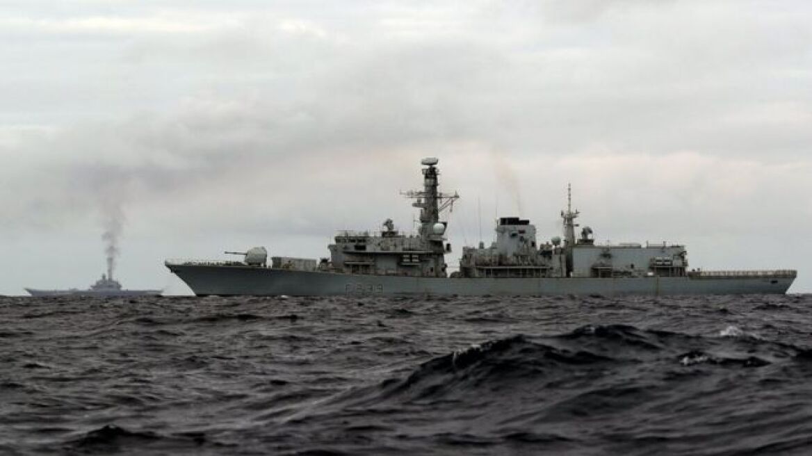 Βρετανικά σκάφη «επιτηρούν» το ρωσικό αεροπλανοφόρο Κουζνέτσοφ