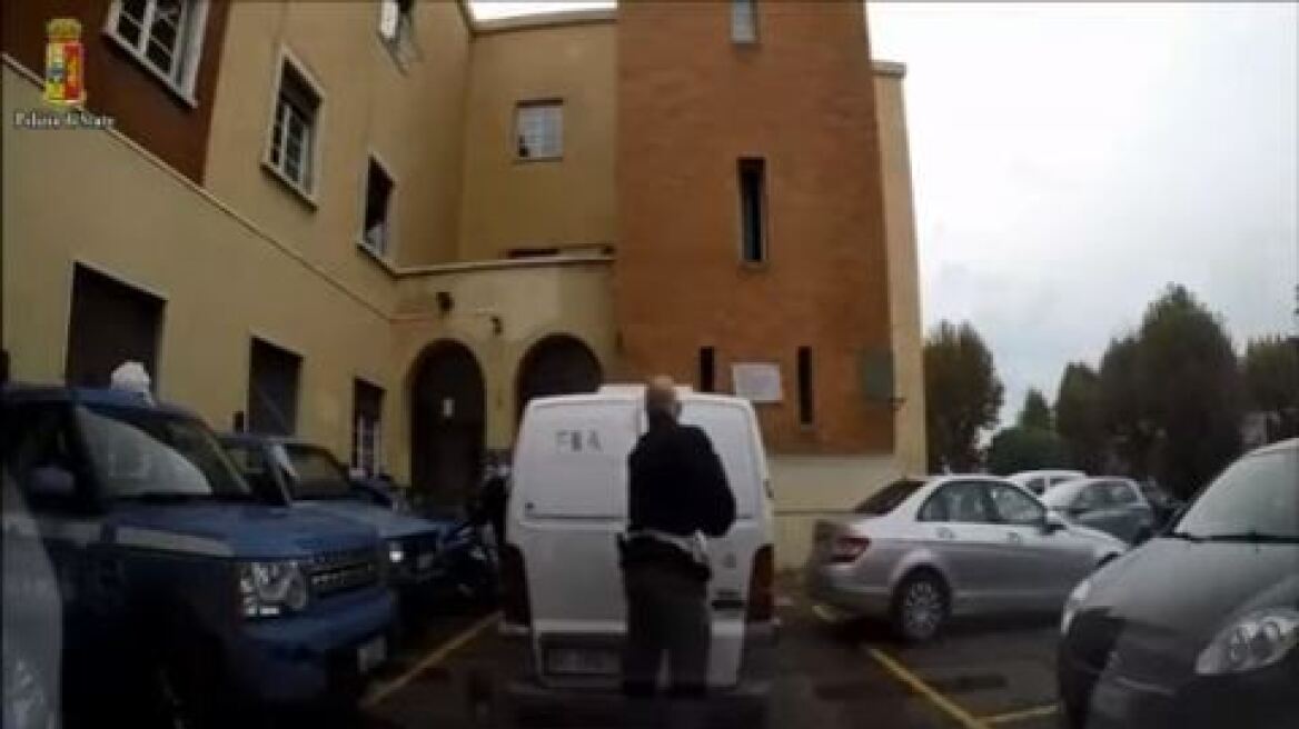 Ιταλία: Δεκάδες μετανάστες στοιβαγμένοι σε φορτηγάκι-ψυγείο