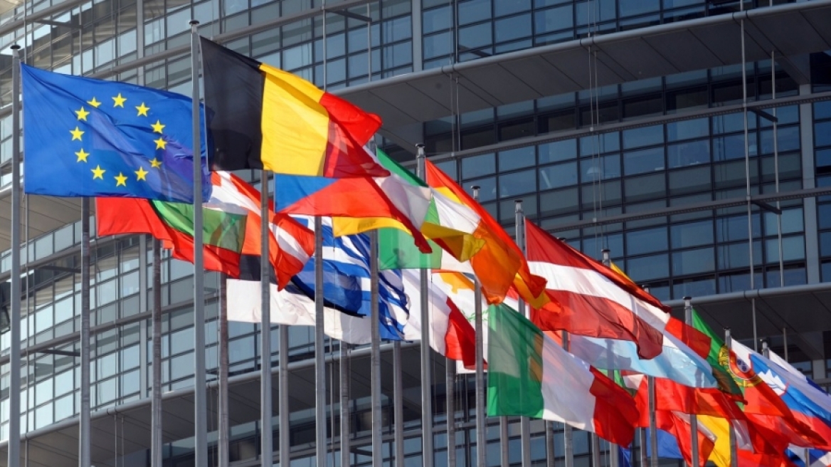 Eurostat: «Πρωταθλήτρια» σε χρέος και έλλειμμα η Ελλάδα στην ΕΕ το 2015