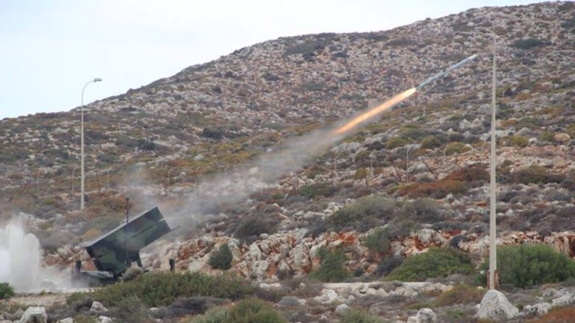 Κρήτη: Έκρηξη πυραύλου πάνω από την πόλη του Ρεθύμνου