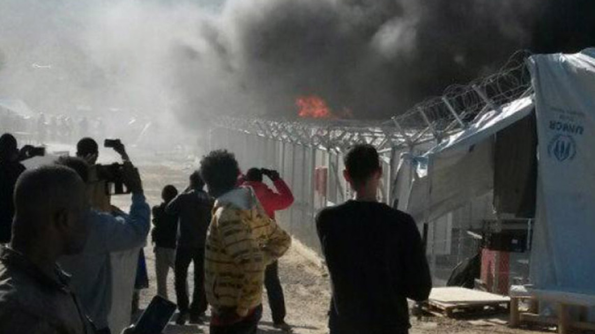 Εξέγερση μεταναστών στη Μόρια: Έβαλαν φωτιά στο hot spot 