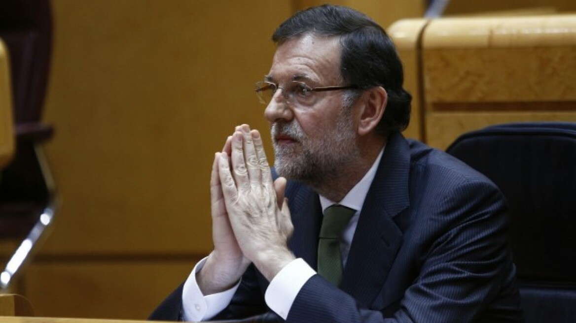 Ισπανία: Ο Ραχόι έλαβε εντολή σχηματισμού κυβέρνησης αλλά τα εμπόδια παραμένουν
