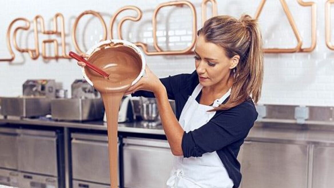 Δοκιμάστρια σοκολάτας αποκαλύπτει τα μυστικά της... πιο ωραίας δουλειάς του κόσμου